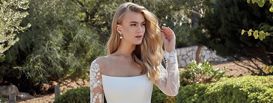 Fall 2023 Bridal Trends: Unveiling Unique Wedding Dress Necklines. Desktop Image